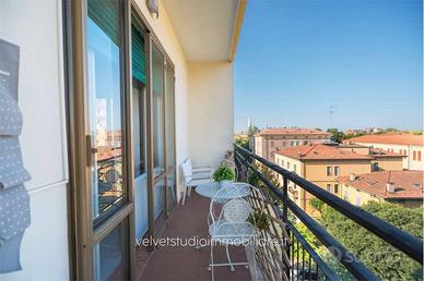 Appartamento di 120 m² con 5 locali a Modena