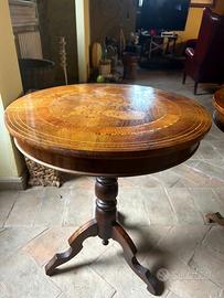 coppia di tavolinetti tondi antichi