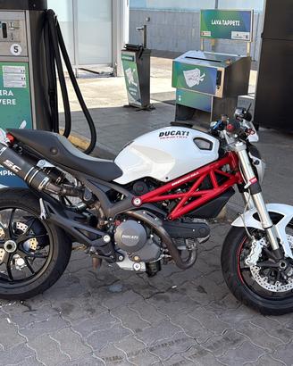 Ducati Monster 796 – Gomme nuove + doppie carene