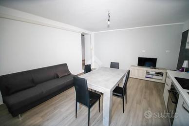 CASA SEMINDIPENDENTE A LOMBARDORE