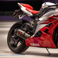 terminale di scarico Akrapovic in carbonio 