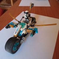 Lego ninjago, moto bianca con drone