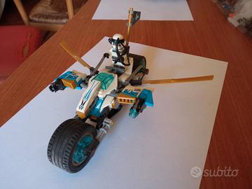 Lego ninjago, moto bianca con drone