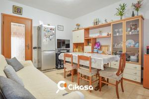 Quartu S.E. Quadrivano con cortile e posto auto