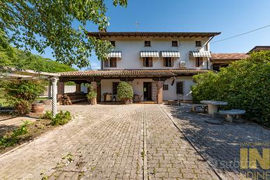 Casa friulana con giardino a Plaino