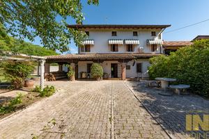 Casa friulana con giardino a Plaino