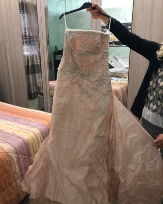 Abito da sposa rosa