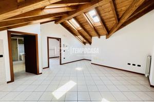 Luminoso Bilocale Mansardato con Box