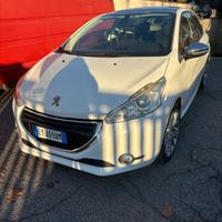 Peugeot 208 BlueHDi 2014