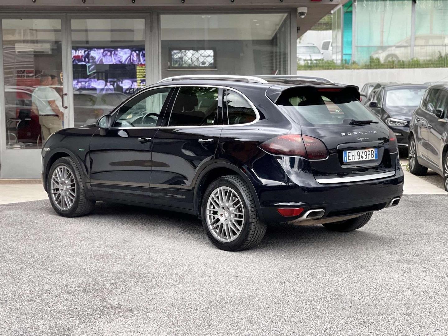 Porsche Cayenne 2011 photo 4