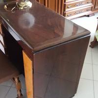 macchina da cucire Singer con scrivania e cassetti