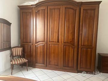 Camera da letto completa in legno massello