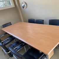 TAVOLO DA RIUNIONE CON SEDIE