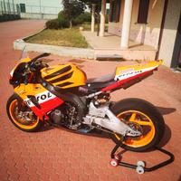 Moto da pista Honda CBR RR 1000 190HP