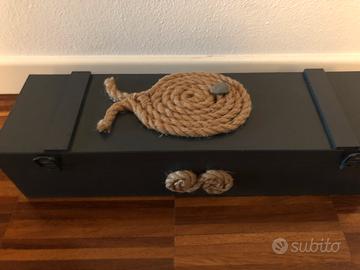 Scatola portaoggetti decorata