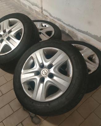 Cerchi in lamiera Opel Meriva + Pneum.185/60 r15
