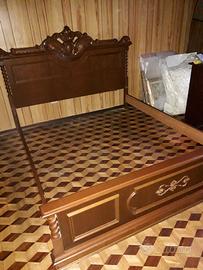 Struttura letto matrimoniale in legno pesante