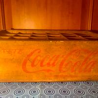 Vintage cassetta in legno per bottiglie cocacola