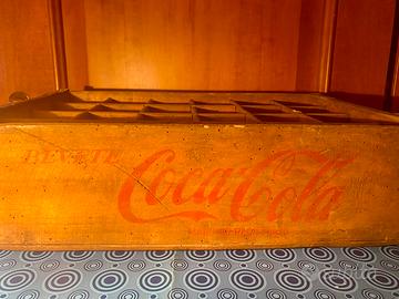 Vintage cassetta in legno per bottiglie cocacola