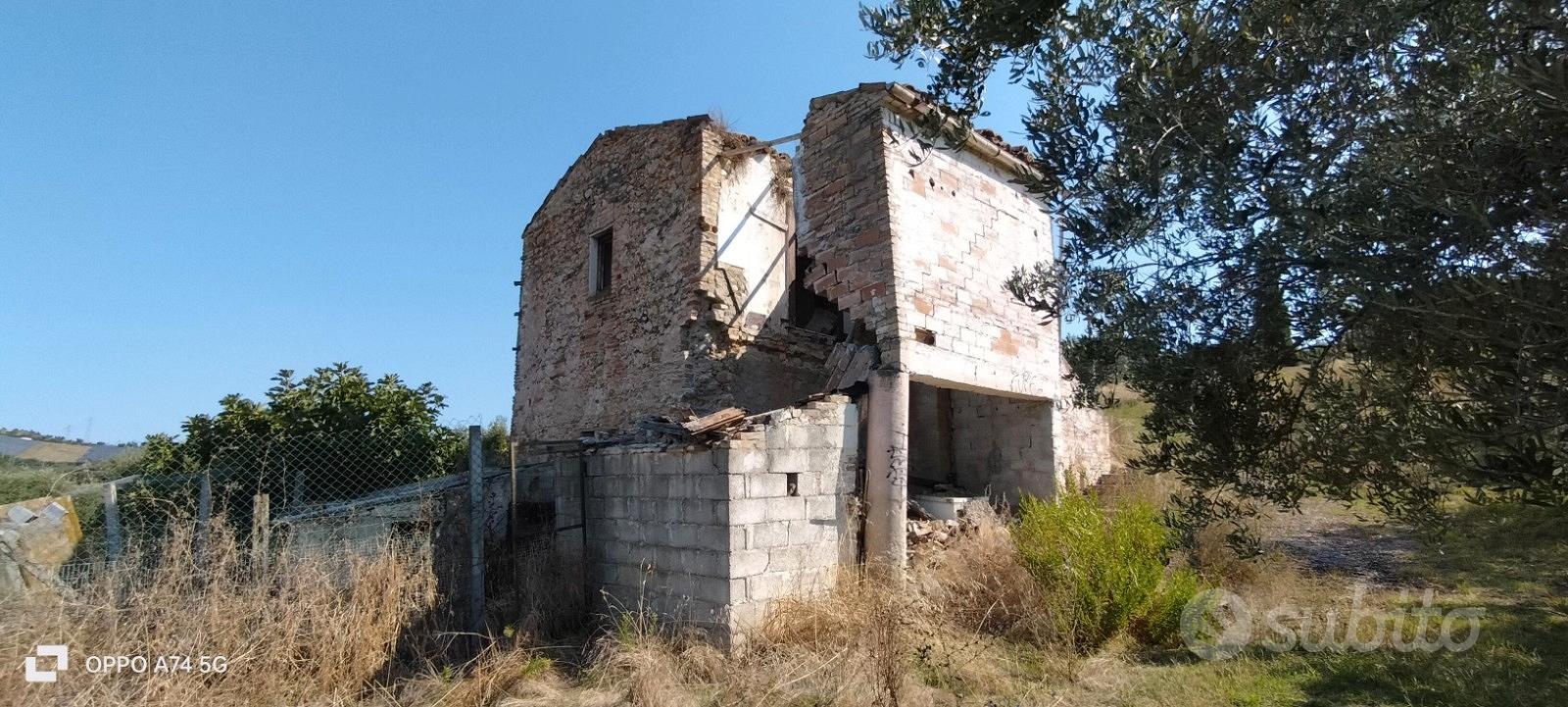 Rustico e terreno edificabile - Altro