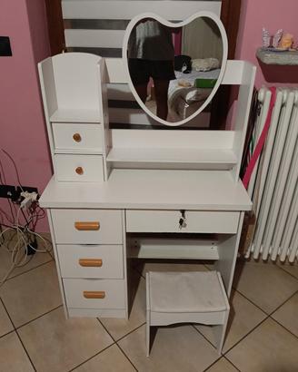 postazione trucchi 