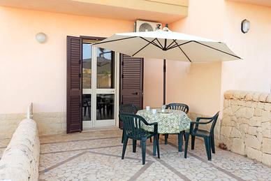 Piano terra a 50 mt dal mare di Montalbano