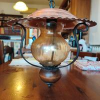 Lanterna a sospensione vintage in stile rustico.