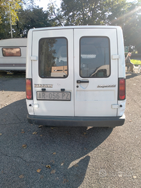 Vedesi un Renault express del 97 in buon stato