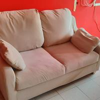 DIVANO+SEDIE+TAVOLO : 150€