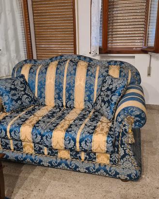 Divani classici in tessuto damascato