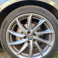 Cerchi in lega a turbina R18 Alfa Romeo Giulia