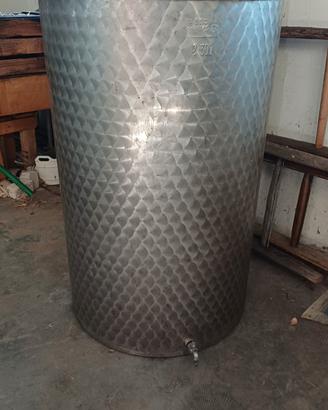 Serbatoio in acciaio inox 300 lt