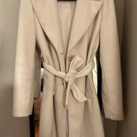 Cappotto con cintura