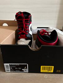 Scarpe sneakers Jordan Air 1 Mid taglia 40.