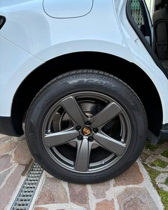 Cerchi  e gomme invernali Porsche macan