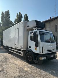 Iveco 140/e4 isotermico con sponda