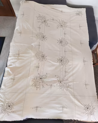 Tovaglia vintage in lino con tovaglioli