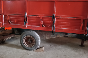 Rimorchio agricolo con documenti