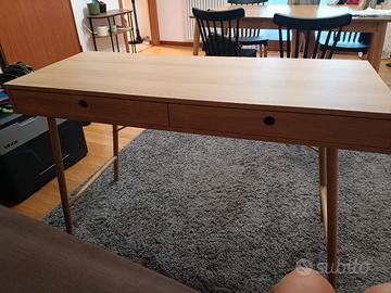 Scrivania stile scandinavo 
