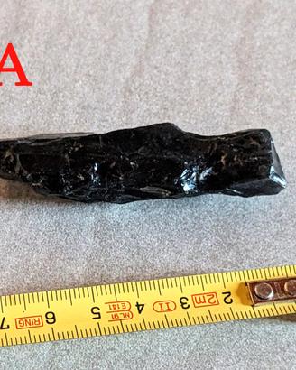 Pietra ossidiana nera Grezza Sarda
