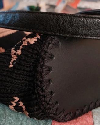 Borsa lavorata a maglia