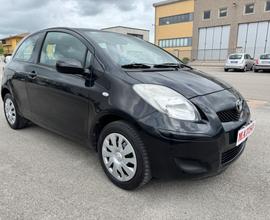 Toyota Yaris 1.0 3p luxury pack