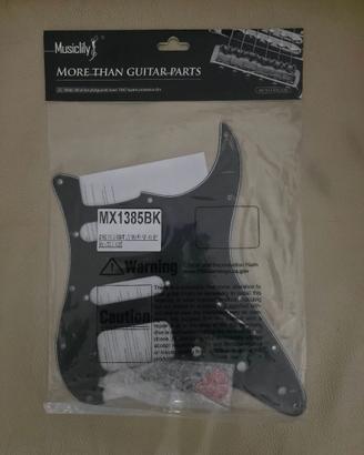 Battipenna Stratocaster HSS 3 Ply Black + Viti