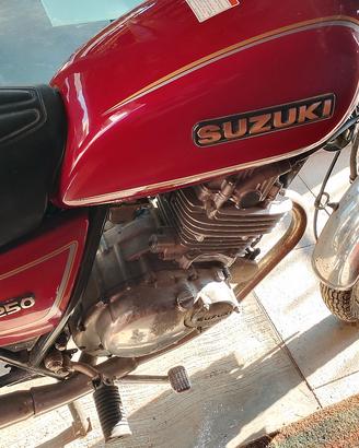 motocicletta Suzuki gn250