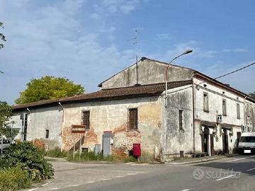 Appartamento di 500 m² con box auto doppio a Cremo
