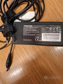 Alimentatore TOSHIBA modello PA3755U-1ACA