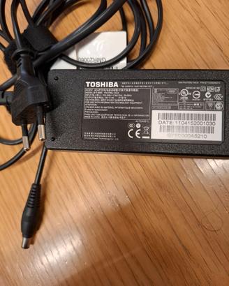 Alimentatore TOSHIBA modello PA3755U-1ACA