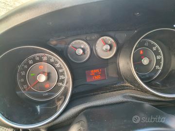 auto fiat punto evo.