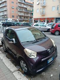 Toyota iq