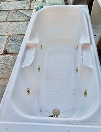 Vasca da bagno con idromassaggio funzionante